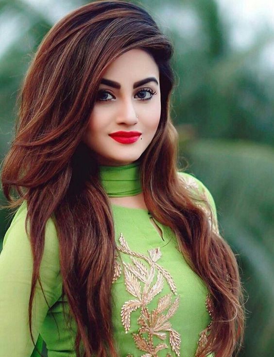 Cute and Stylish Girl DP for Facebook - Beautiful Girls 