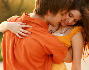 Featured image of post Couple Kiss Images For Whatsapp Dp / Romantic couple hindi quote dp whatsapp.